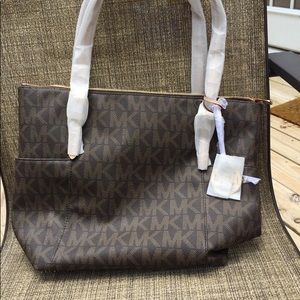 BRAND NEW MICHEAL KORS PURSE